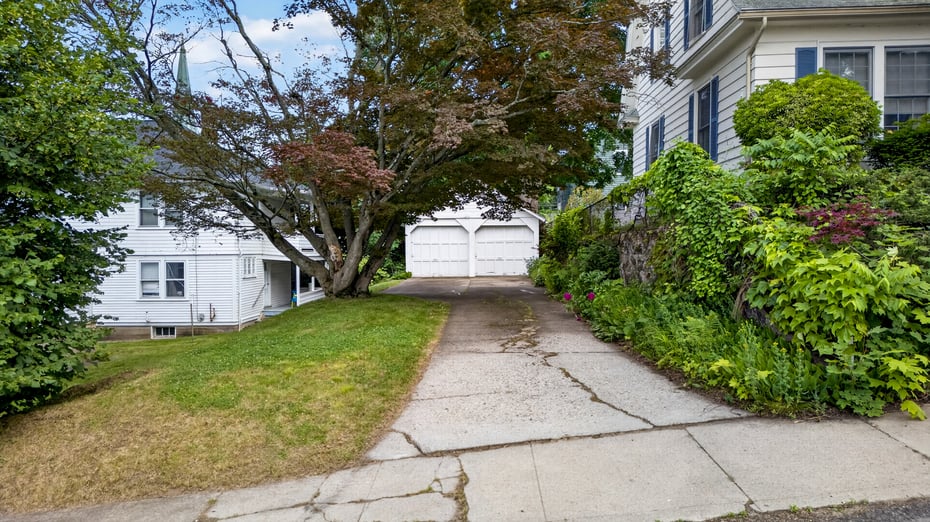 226 Broadway Photo 35