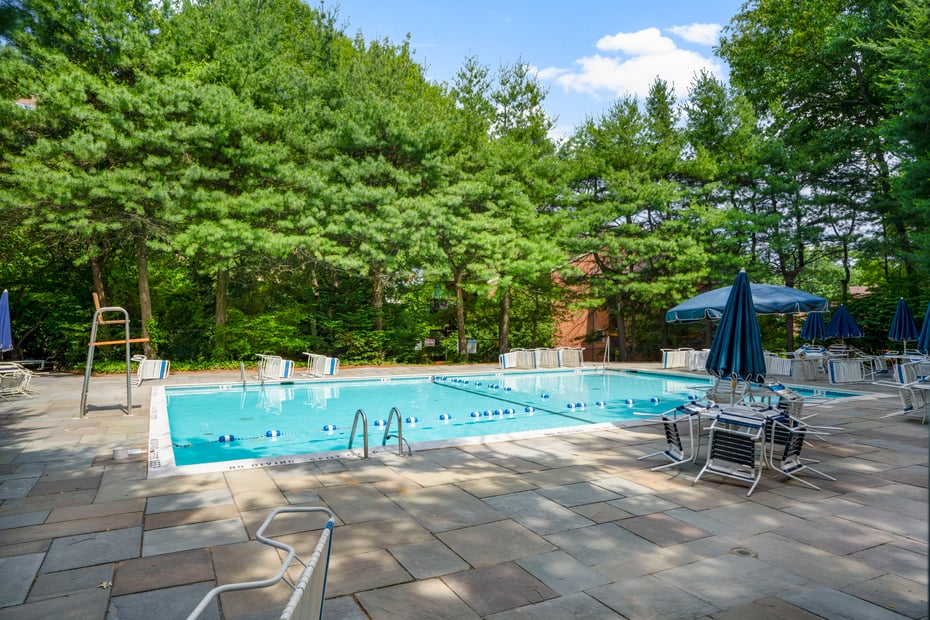18 Bronxville Glen Drive  #11 Photo 4