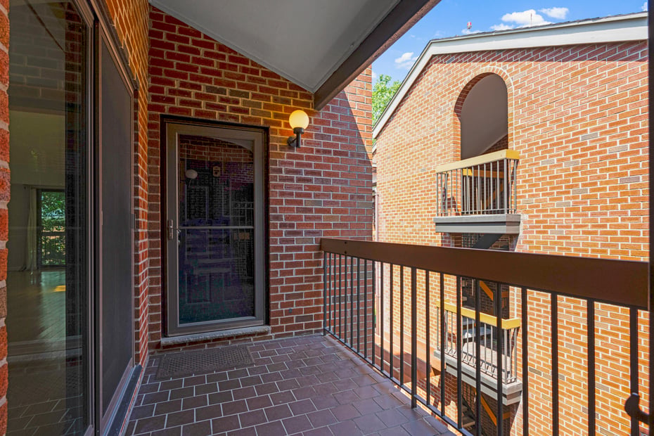 18 Bronxville Glen Drive  #11 Photo 1