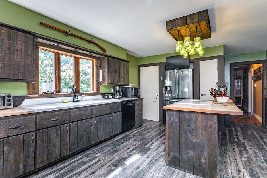 70 Reed Road Photo 12