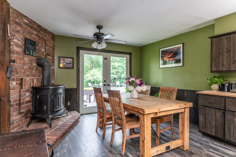 70 Reed Road Photo 13