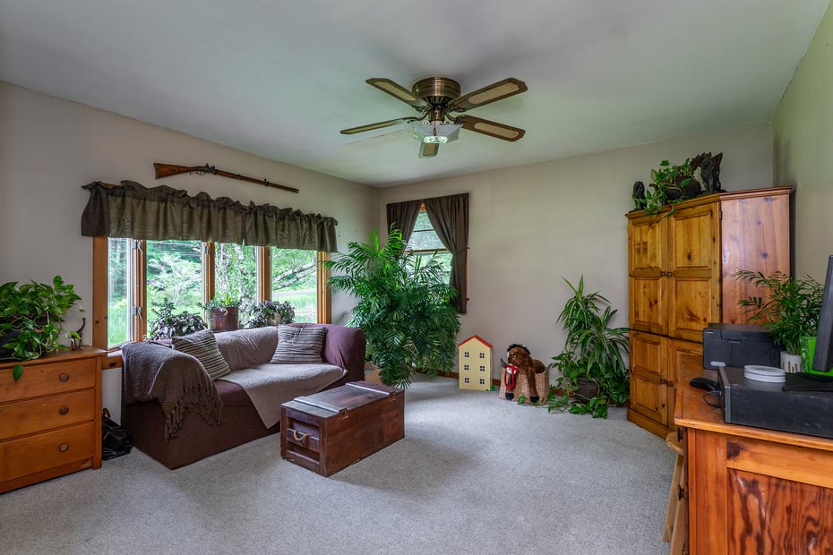 70 Reed Road Photo 14
