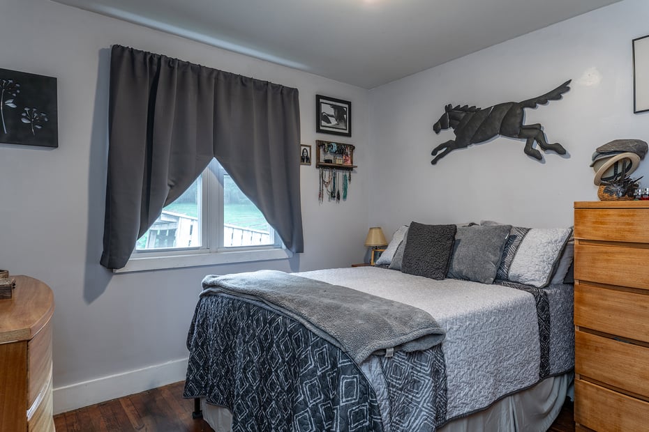 70 Reed Road Photo 16