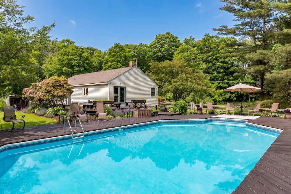 70 Reed Road Photo 17