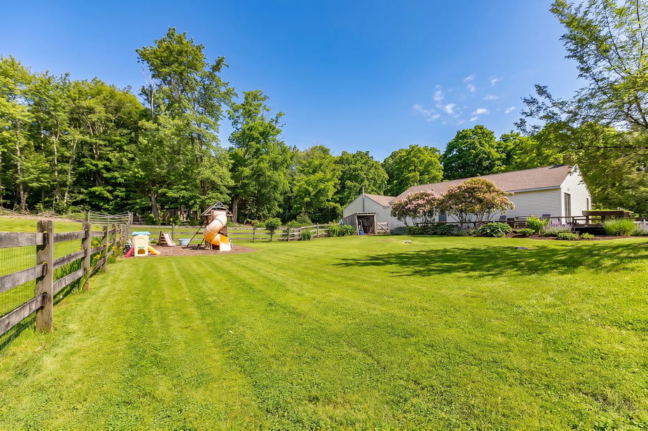 70 Reed Road Photo 29