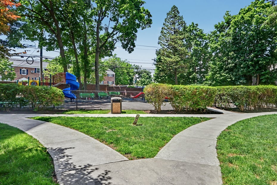 71 Strawberry Hill Avenue  #909 Photo 22