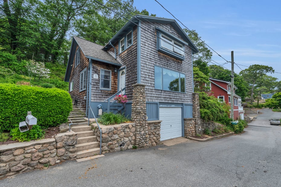16 Ledge Road Photo 1