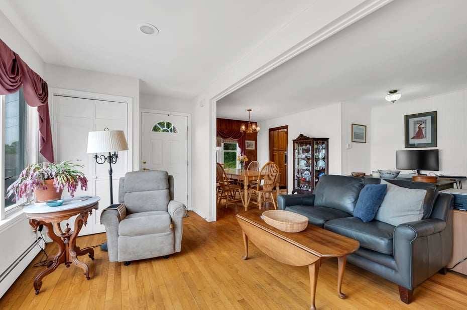 16 Ledge Road Photo 7
