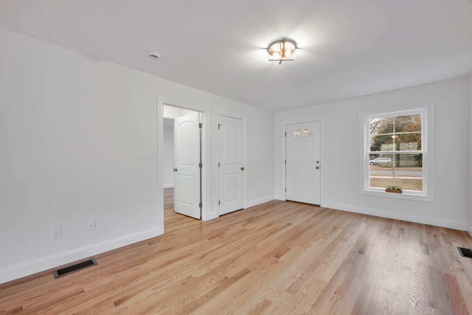 39 Robbins Avenue Photo 4