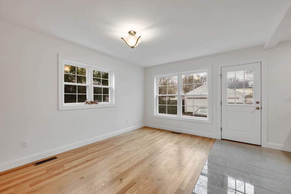 39 Robbins Avenue Photo 5