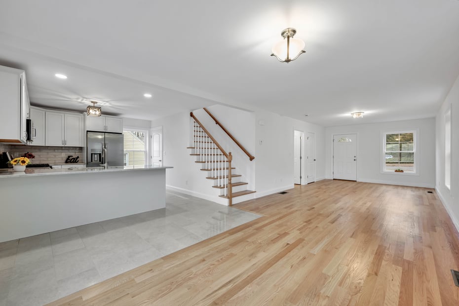 39 Robbins Avenue Photo 6