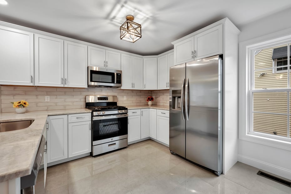 39 Robbins Avenue Photo 7