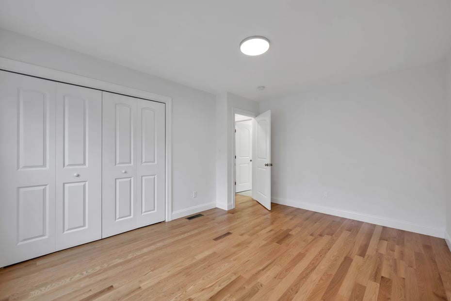 39 Robbins Avenue Photo 11
