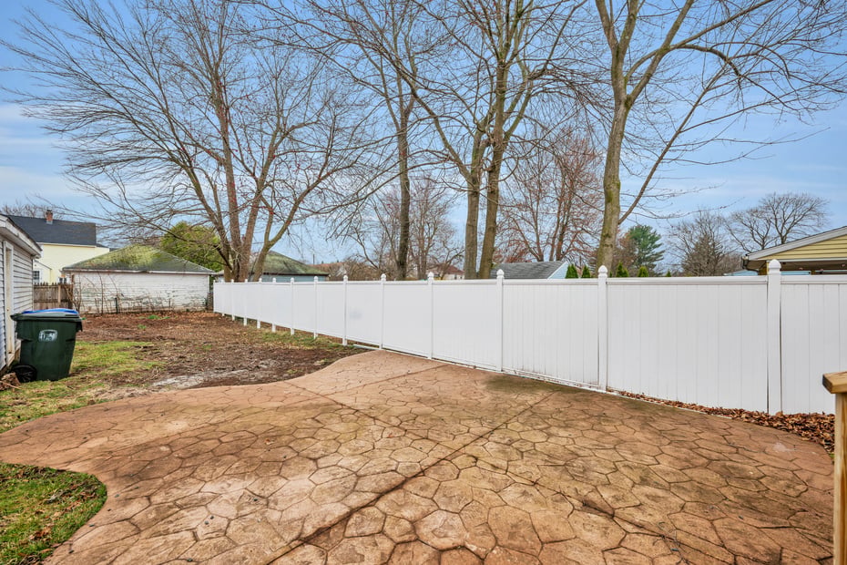 39 Robbins Avenue Photo 22