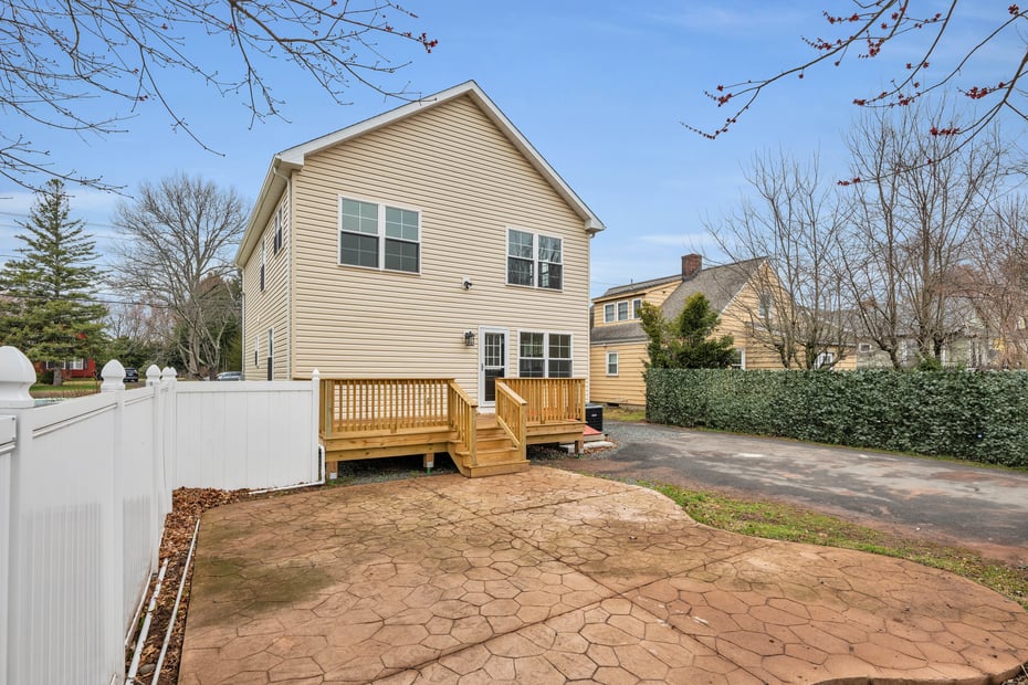 39 Robbins Avenue Photo 24