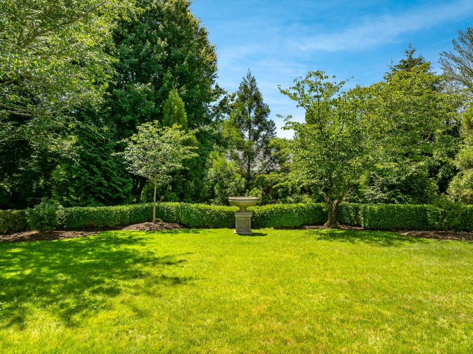 6 Stoneleigh Manor Lane Photo 42