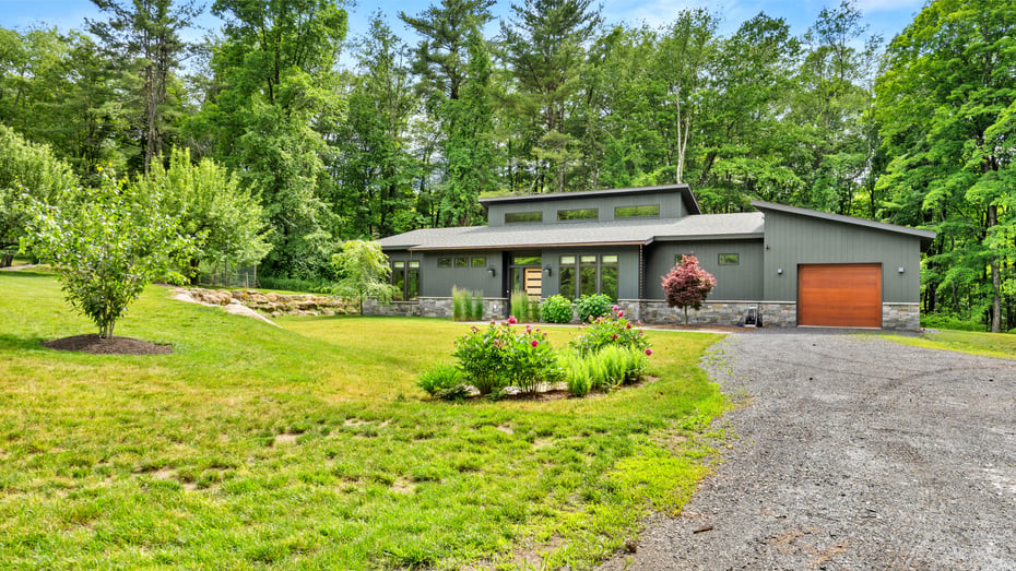 114 Brush Hill Rd Photo 5