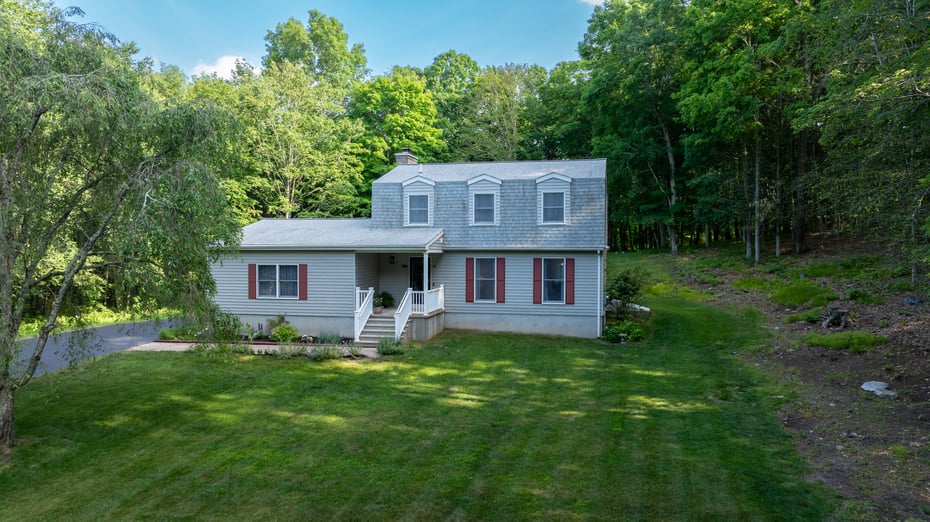 85 White Plains Road Photo 2