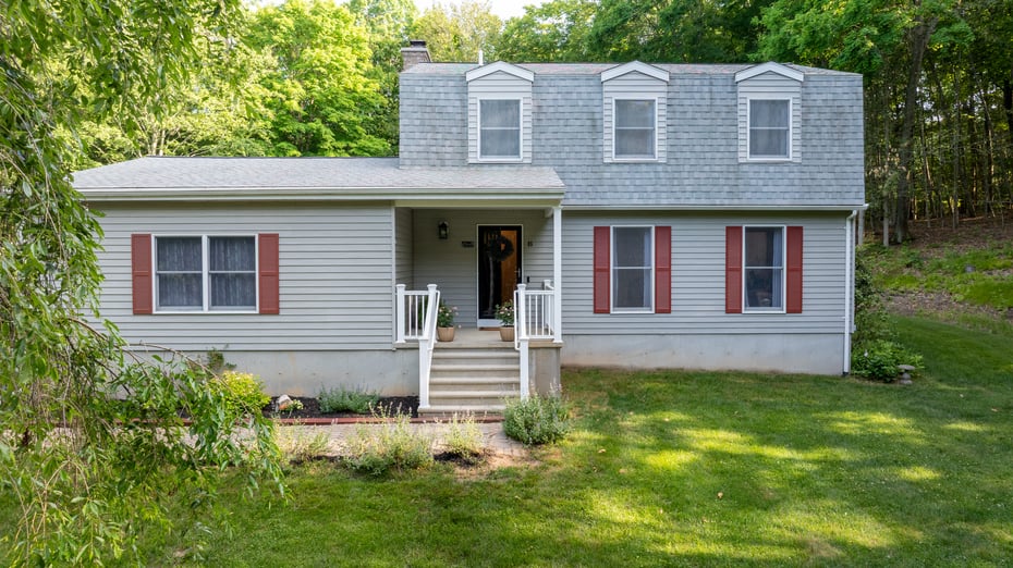 85 White Plains Road Photo 3