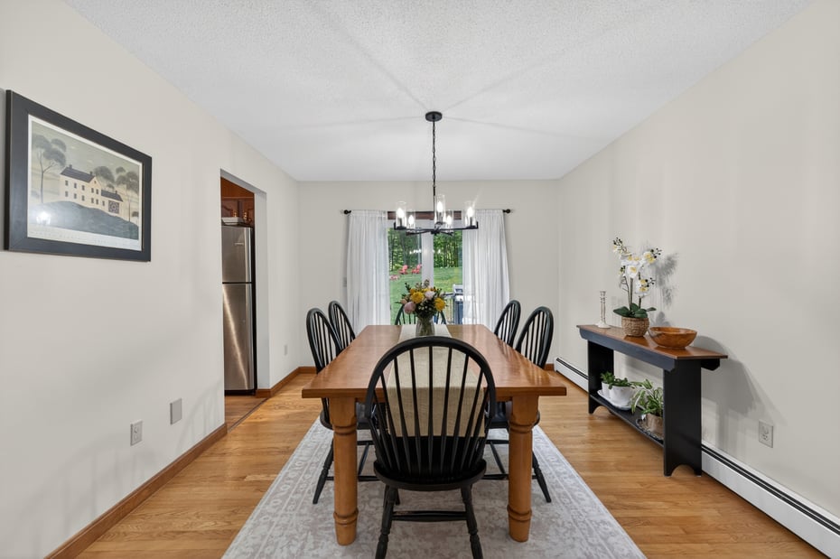 85 White Plains Road Photo 10