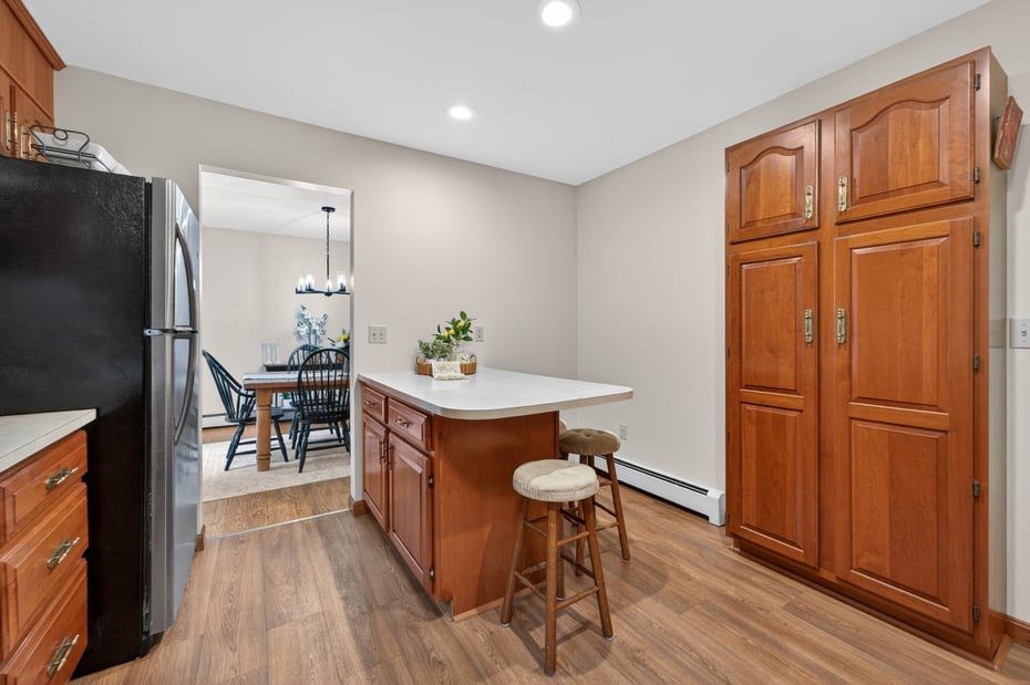 85 White Plains Road Photo 13