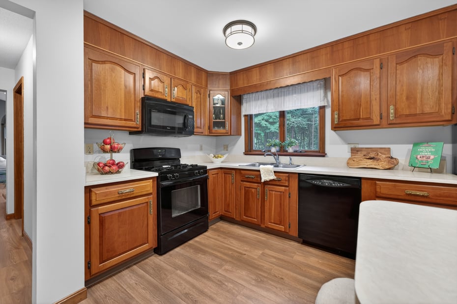 85 White Plains Road Photo 15