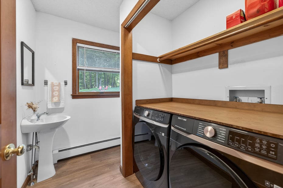 85 White Plains Road Photo 18