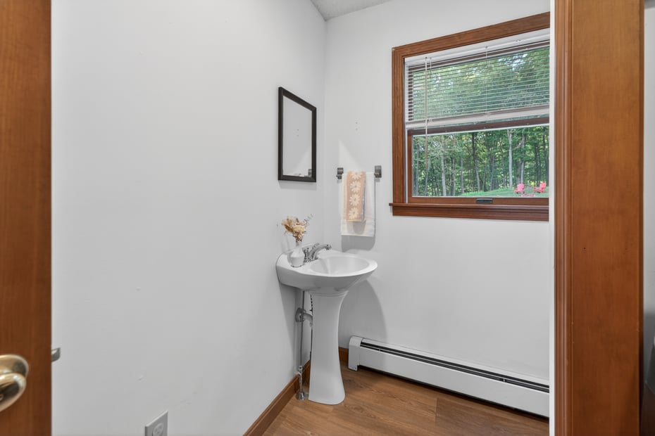 85 White Plains Road Photo 19