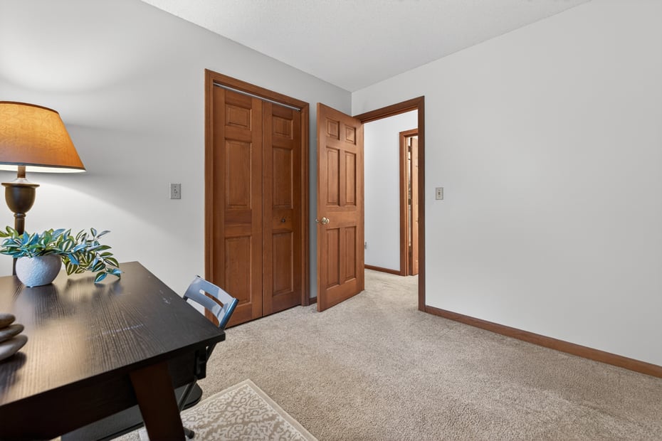 85 White Plains Road Photo 29