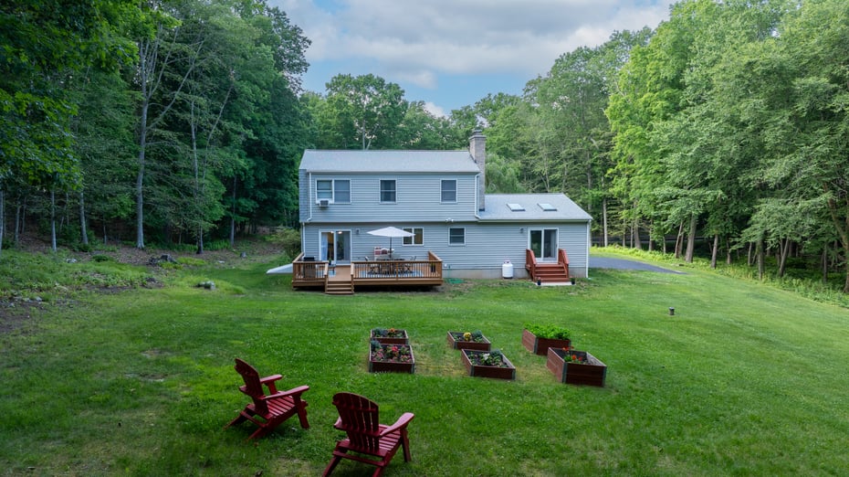 85 White Plains Road Photo 32