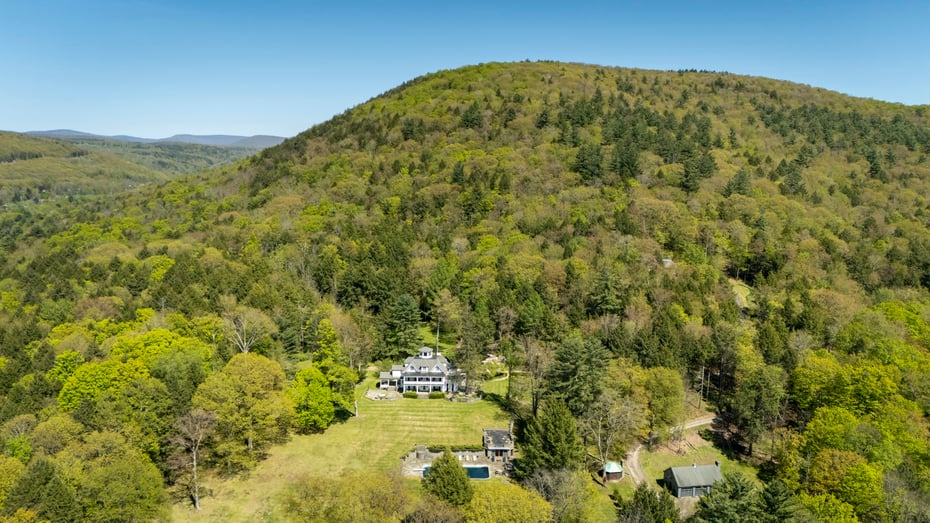 390 Erpf Road Photo 1