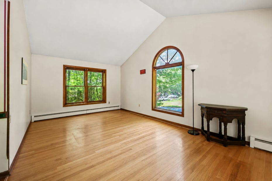 10 Oak Hill Drive Photo 4