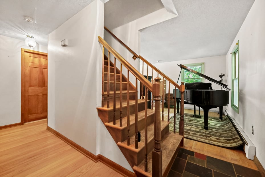 10 Oak Hill Drive Photo 11