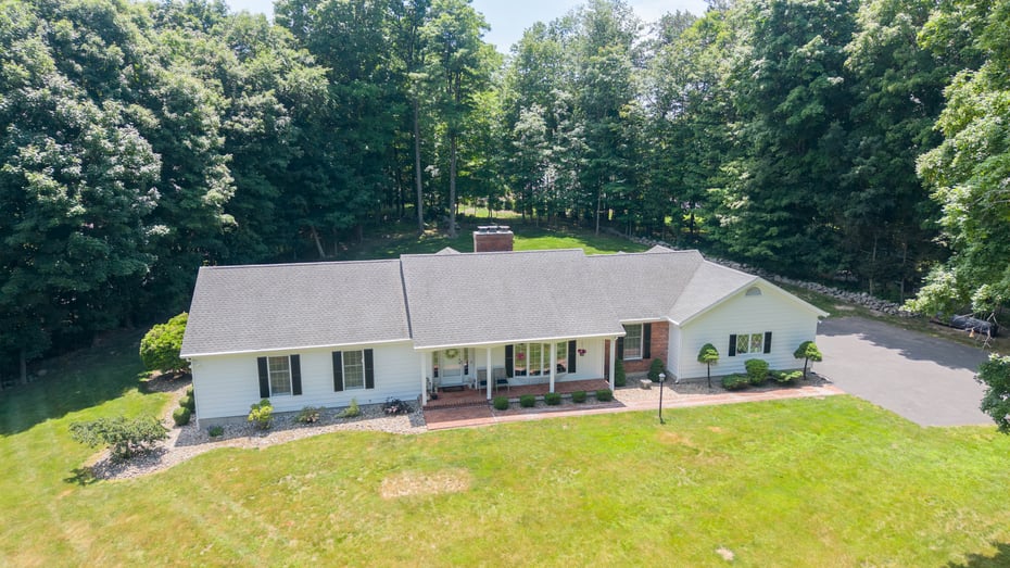 28 Wintergreen Hill Road Photo 1
