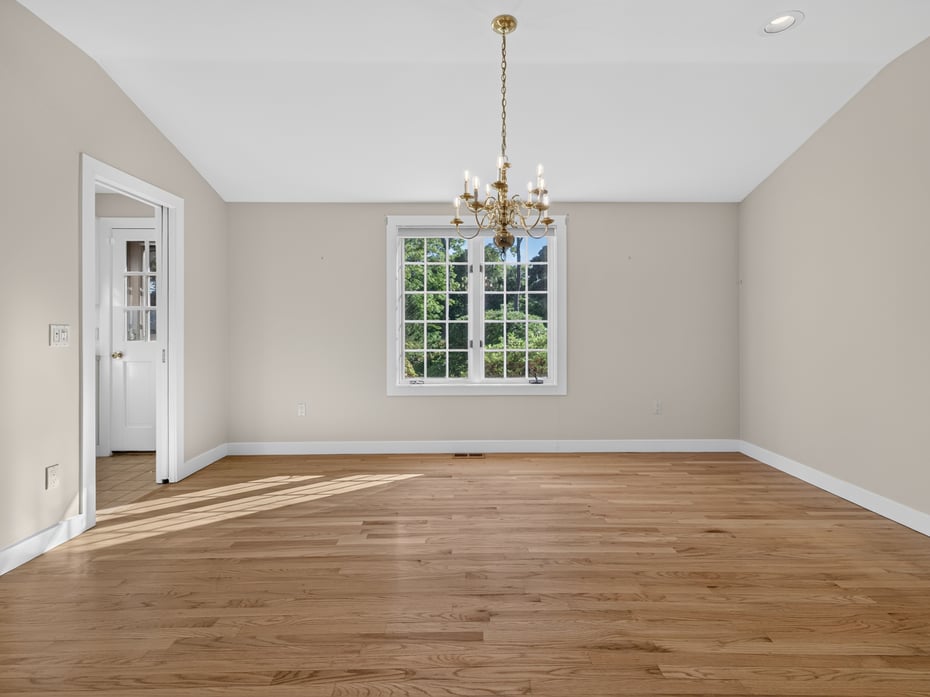 108 Maple Avenue Photo 13