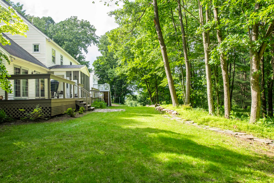 24 Hickory Lane Photo 32