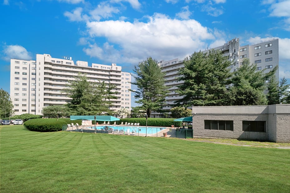 3200 Park Avenue  #9D1 Photo 36