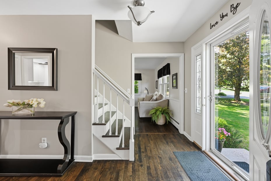 8 Winthrop Road Photo 3
