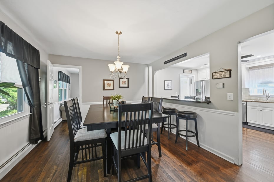 8 Winthrop Road Photo 8