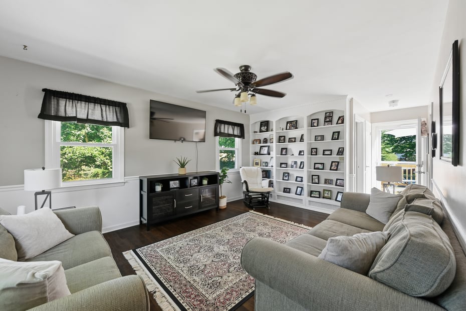 8 Winthrop Road Photo 9