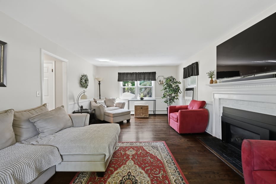 8 Winthrop Road Photo 14