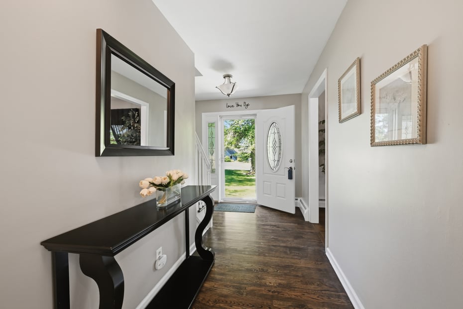 8 Winthrop Road Photo 16