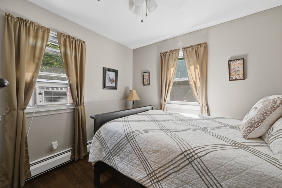 8 Winthrop Road Photo 21
