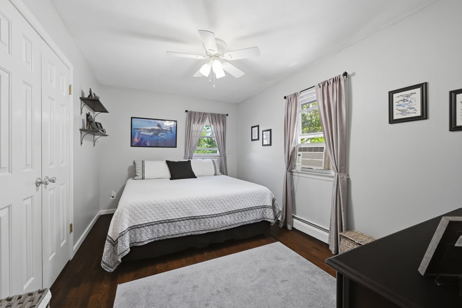 8 Winthrop Road Photo 22