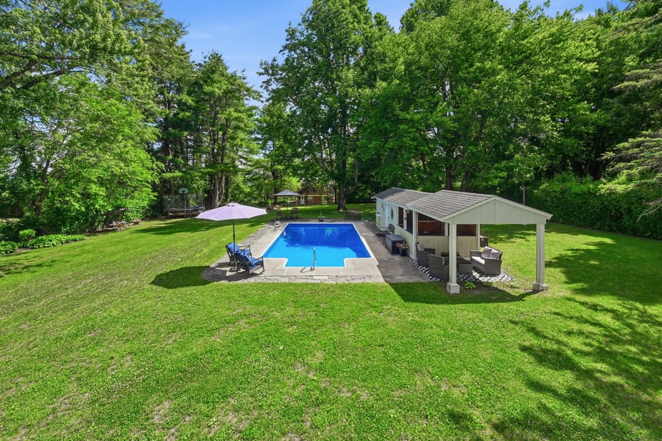 8 Winthrop Road Photo 28