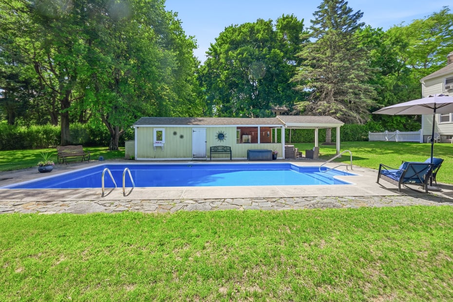 8 Winthrop Road Photo 30