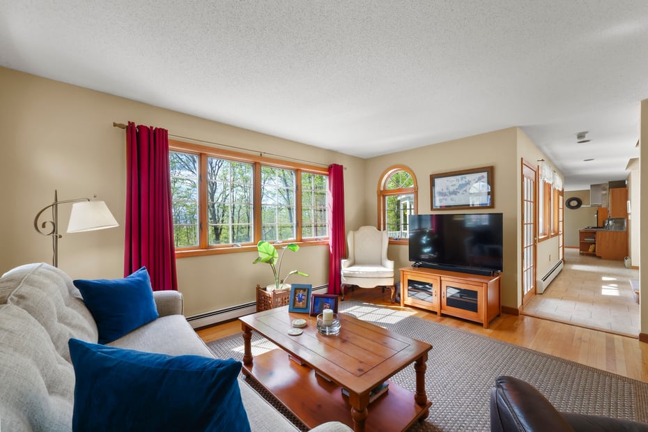 97 Elmore Dr Photo 8