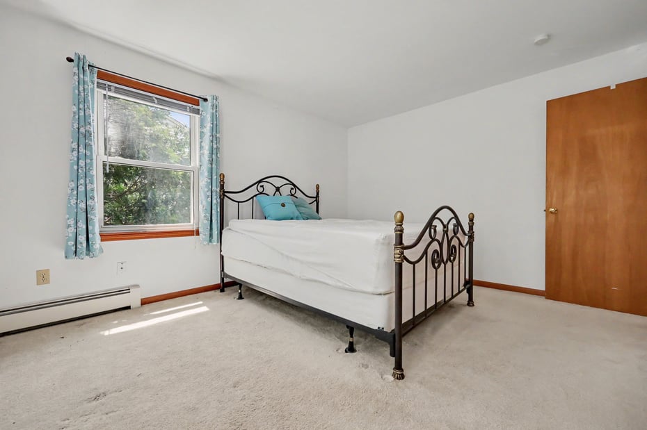 275 York Street Photo 14