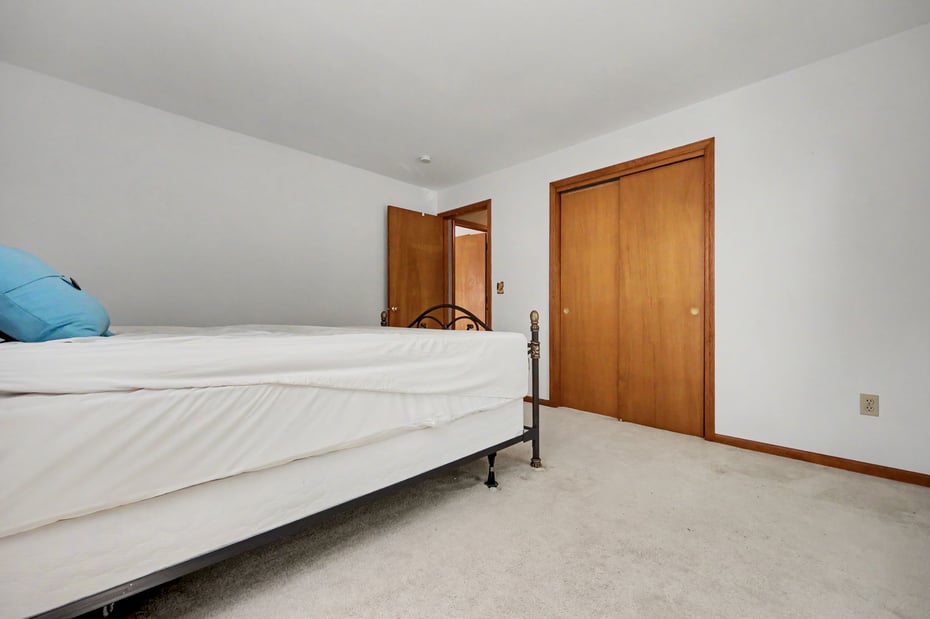 275 York Street Photo 15