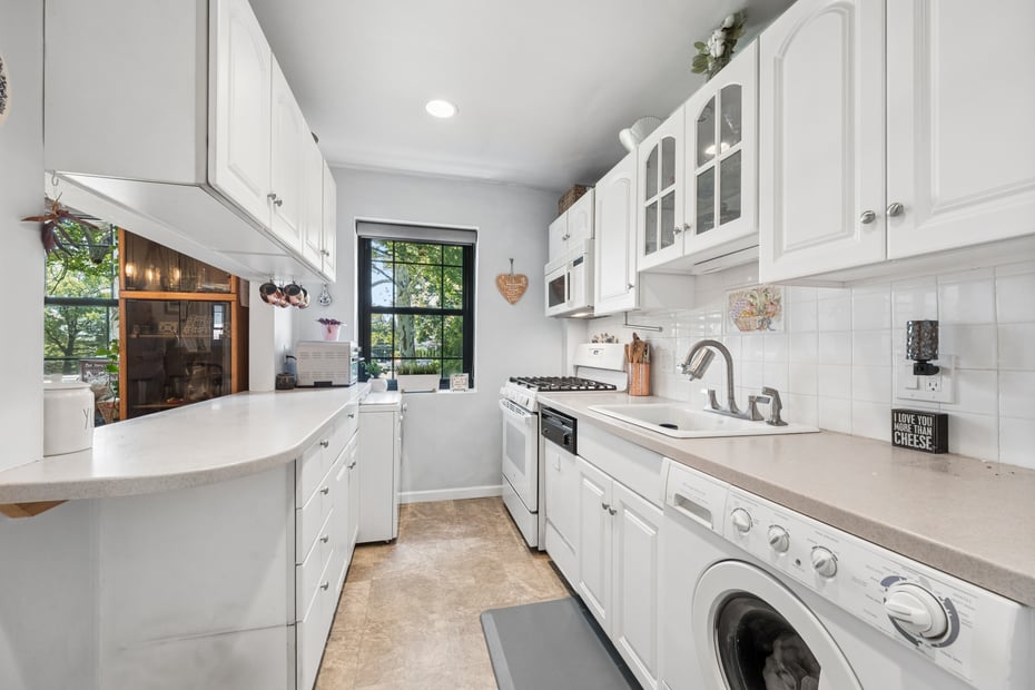 14 Manchester Road  #2L Photo 4